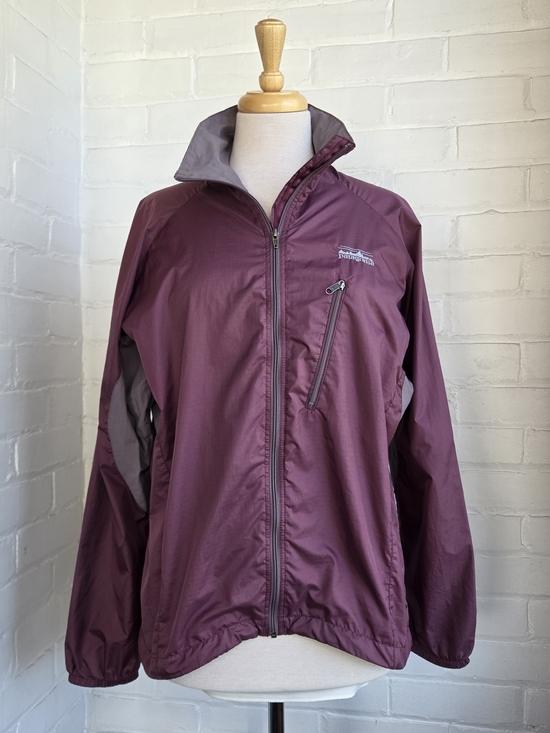 Patagonia Jackets & Blazers - Vtg Patagonia Womens Lightweight Jacket Windbreaker Zip Up Purple Gray Size M